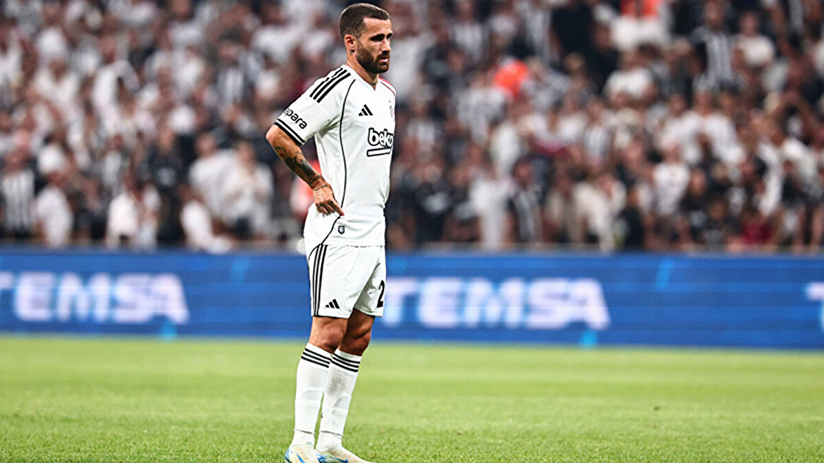 Bu sezon Beşiktaş'ta 16 maça çıkan Rafa Silva, 5 gol atarken 3 asist yaptı. Rafa Silva'nın Haziran 2027'ye kadar Beşiktaş'ta sözleşmesi bulunuyor.