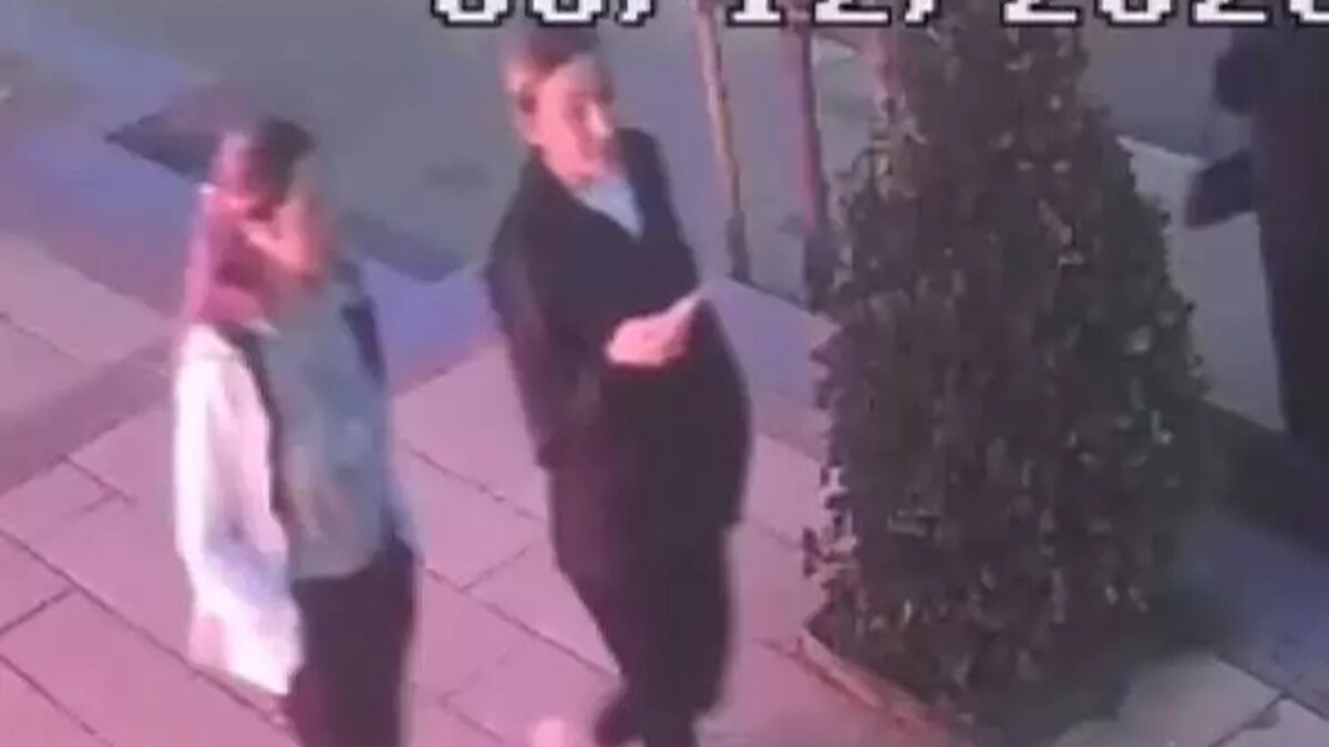 Yalova Çınarcık'ta evinin penceresinden düşerek hayatını kaybeden şarkıcı Gül Tut'un (Güllü) ölümüyle ilgili soruşturma derinleşiyor. Yalova Cumhuriyet Başsavcılığı'nın talimatıyla adım adım izlenen kızı Tuğyan Ülkem Gülter ve arkadaşı Sultan Nur Ulu, İstanbul Büyükçekmece'de valizleriyle yakalanmıştı.