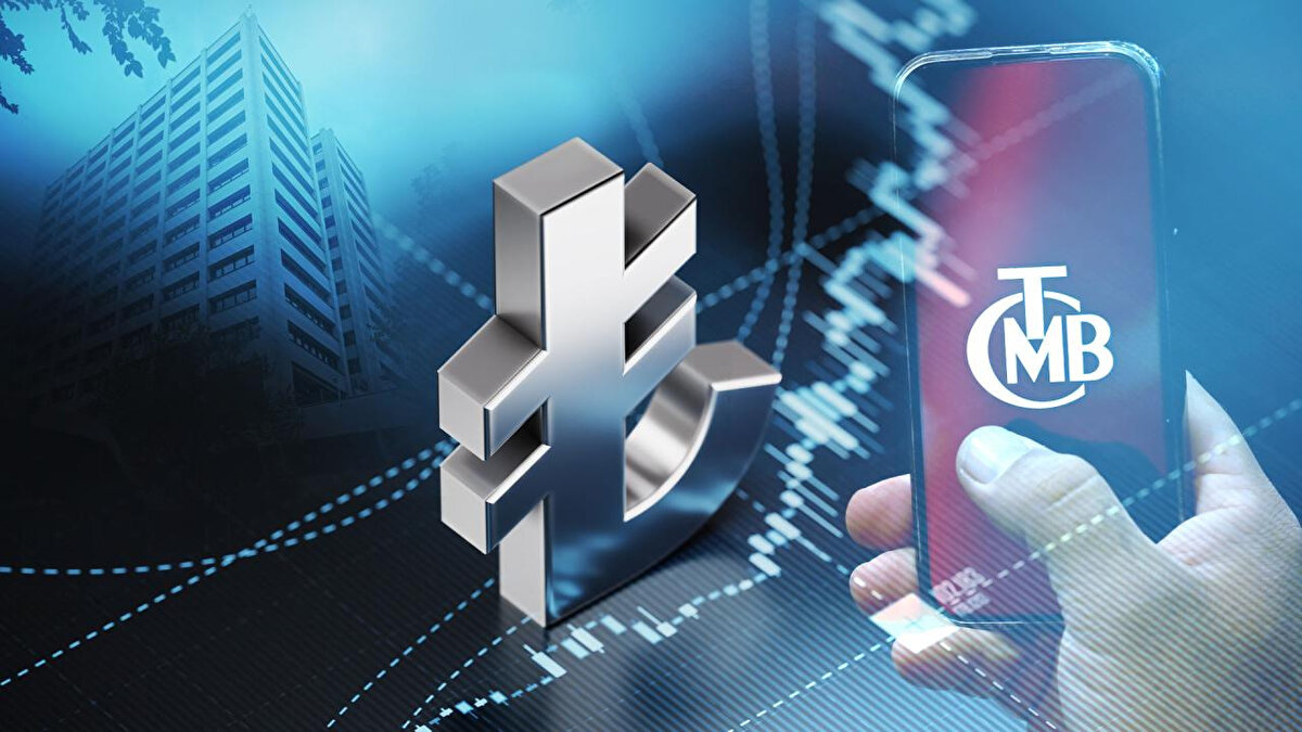 Başkan Karahan'dan Kritik "Sıkı Para Politikası" Mesajı<br><br>TCMB Başkanı Fatih Karahan, faiz kararı öncesinde yaptığı değerlendirmelerde dezenflasyon sürecine dikkat çekti. Karahan, "Fiyat istikrarı sağlanana kadar sürdürülecek sıkı para politikası duruşu, talep, kur ve beklenti kanalları üzerinden dezenflasyon sürecini güçlendirecektir" ifadelerini kullandı.