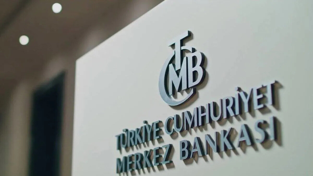 Uzun Vadeli Krediler ve Gelecek Adımlar<br><br>Sıkılaşma döneminde uzun vadeli kredilerin payının arttığını belirten Karahan, atılacak adımların büyüklüğünün; enflasyon görünümü odaklı, toplantı bazlı ve ihtiyatlı bir yaklaşımla gözden geçirildiğini bildirdi.