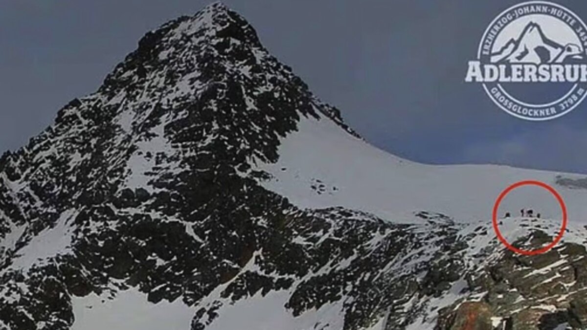 Koruyucu önlemlerin eksikliği tartışılıyor<br><br>İddialara göre Plamberger, hipotermi riski altındaki Gurtner’ı korunaklı bir noktaya taşımadı ve yanında bulunan acil durum battaniyesini de kullanmadı. Savcılık, tüm bu etkenlerin genç kadının dondurucu soğukta yaşamını yitirmesine yol açtığını değerlendirdi.<br><br>Plamberger ise yazılı savunmasında suçlamaları reddetti. Daha önce sosyal medya hesaplarında Gurtner için paylaştığı mesajlarda derin üzüntü ifade eden Plamberger, “Onsuz zaman anlamsız” sözleriyle kaybını dile getirmişti.