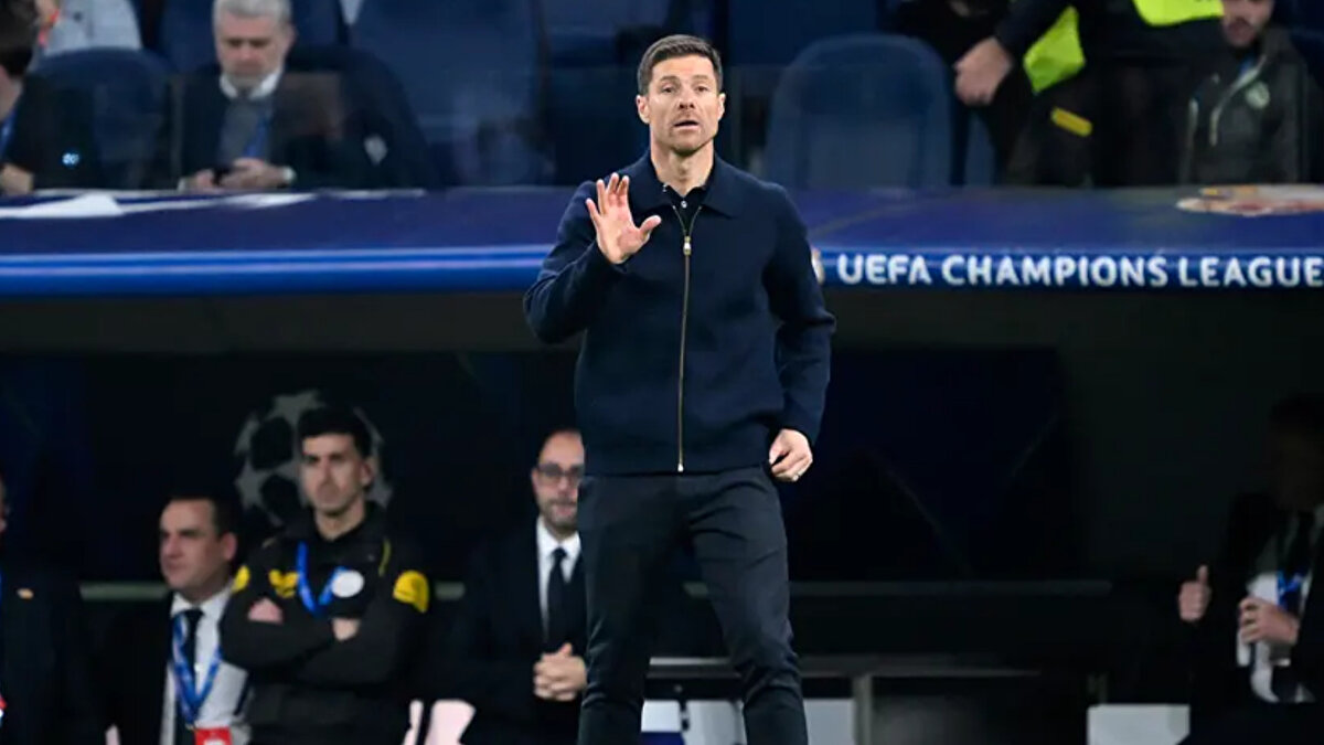 TARAFTARA YANIT<br><br>Taraftarın tepkisine de değinen Xabi şu şekilde konuştu: <br>"Onları anlayabiliyoruz; aslında ve bu durumu normal kabul etmeliyiz. Bazı ıslıklar oldu, çok alkış da vardı, şikayet edecek bir şey yok."