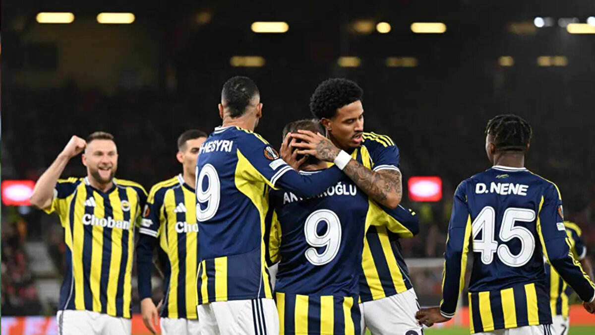 Fenerbahçe'nin gollerini 5. dakikada Kerem Aktürkoğlu ile 36, 44 ve 65. dakikalarda Anderson Talisca attı. Brann'da ise 18. dakikada Helland, En-Nesyri'ye yaptığı faul sonrası kırmızı kart gördü