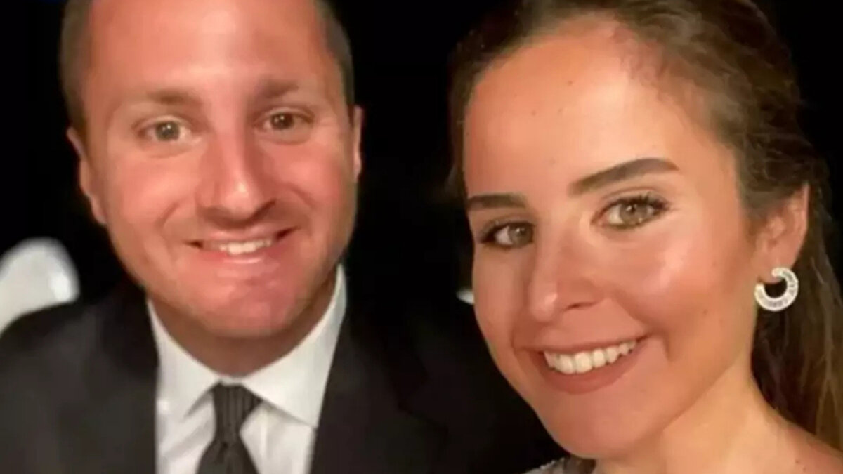 Türkiye siyasetinin tanınan isimlerinden Mustafa Sarıgül’ün oğlu Ömer Sarıgül, açılan boşanma davasıyla kamuoyunun gündemine geldi. Altı yıllık evliliklerini sonlandırma aşamasına gelen Ömer ve Revna Sarıgül arasındaki hukuki süreç, yüksek nafaka ve tazminat talepleri nedeniyle dikkat çekiyor.