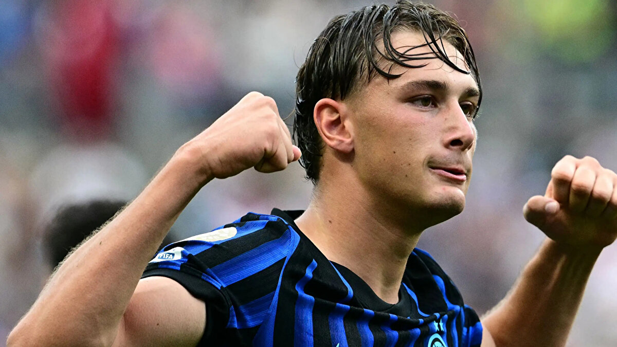 İkinci isim  Pio Esposito<br><br><br>Fenerbahçe'nin Inter forması giyen 20 yaşındaki golcü Pio Esposito'yu da radarına aldığı aktarıldı. Öte yandan genç golcünün Fenerbahçe'ye transferinin zor olduğu da yazıldı.<br>