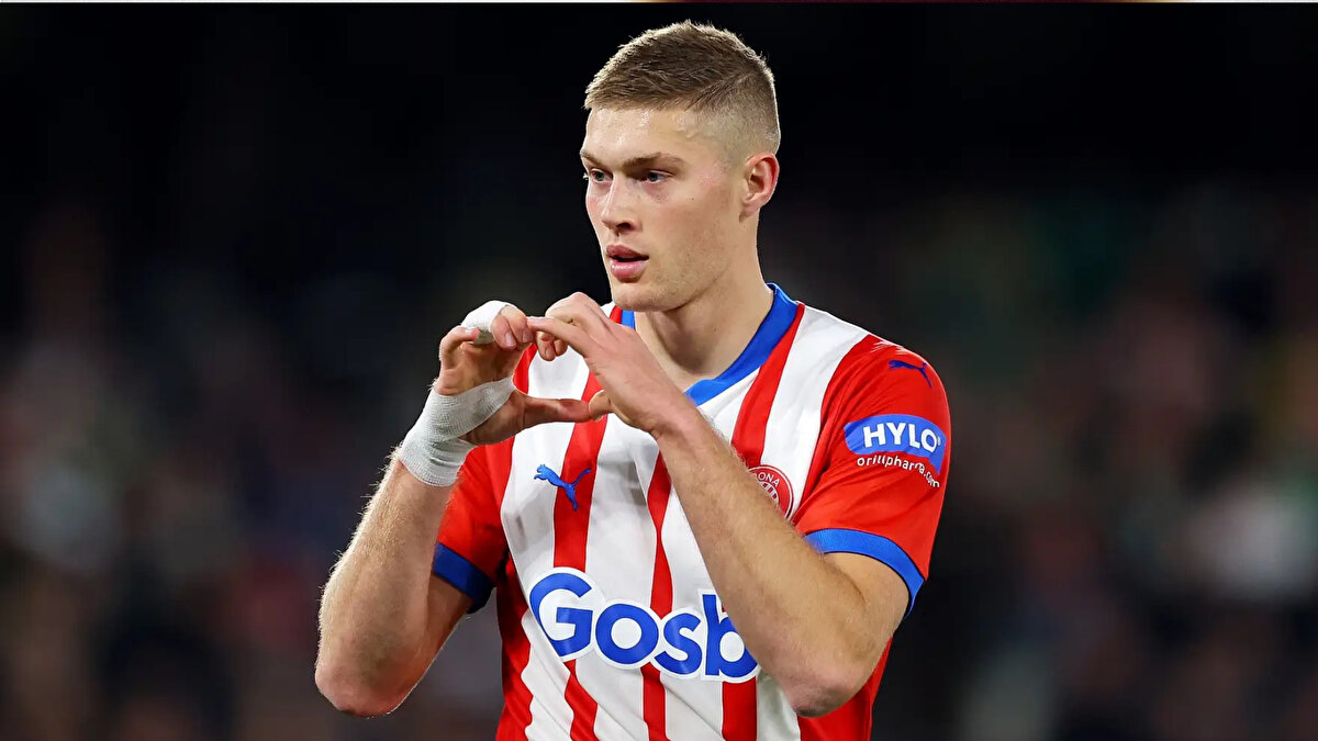 28 yaşındaki Artem Dovbyk bu sezon Roma'da 14 müsabakada forma giyme şansı buldu. Ukraynalı santrfor, bu karşılaşmada 2 gol attı ve 2 asist üretti.