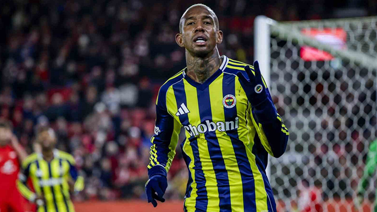 "Talisca'nın gecesi"<br><br>Gürcan Bilgiç: Başakşehir maçı sonrası 'skoru korumamız lazımdı. Büyük takımlar bunu başarmalı' diyen Tedesco'nun takımı, kendisinin saha kenarında olmadığı bir 90 dakikada tam da böyle oynayarak, sakin kalarak, acele etmeyerek farklı skora gitti. Talisca'nın gecesi F.Bahçe'nin Avrupa Ligi'ndeki devamı için kalan iki maçta alınacak bir puanı yeterli hale getirdi." [SABAH]<br>