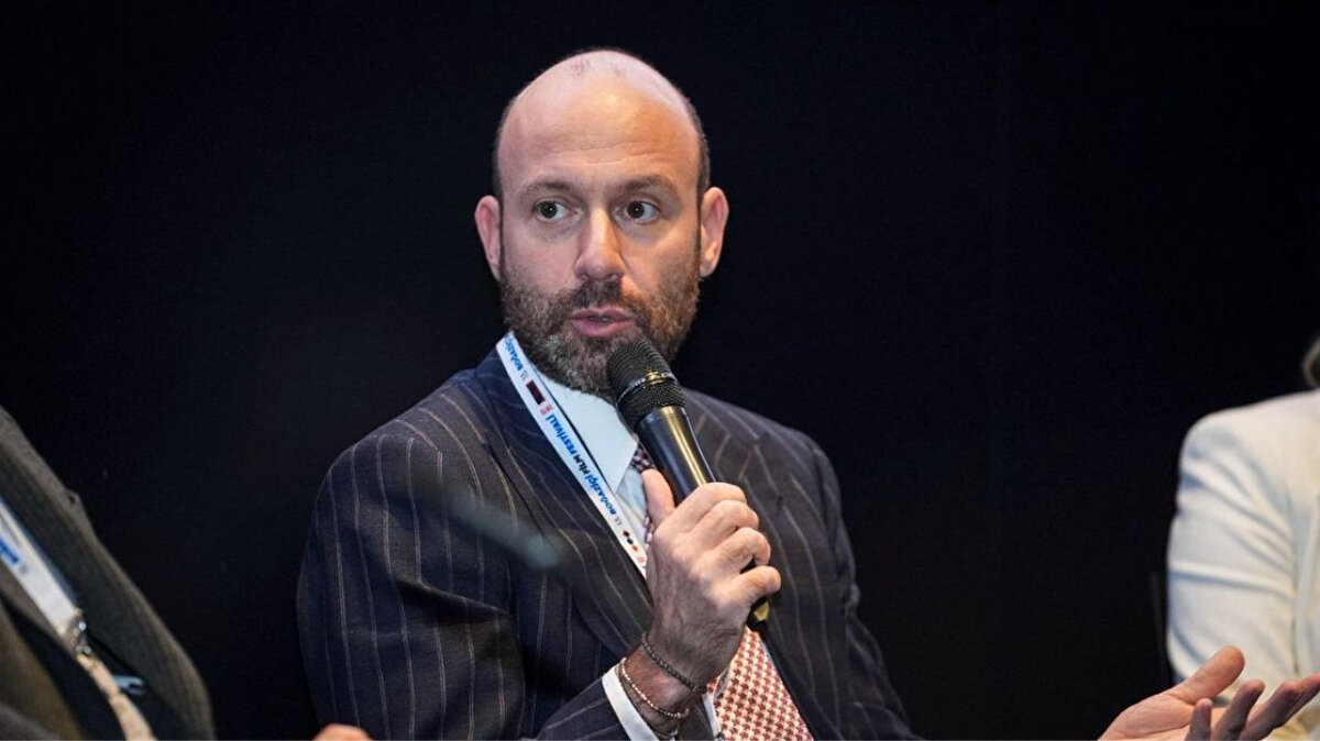 Yapımcılığını üstlendiği diziler<br><br>Onur Güvenatam’ın yapımcılığını üstlendiği projeler arasında şu yapımlar yer alıyor:<br>Vatanım Sensin, İstanbullu Gelin, Masumlar Apartmanı, Camdaki Kız, Yalı Çapkını, Zeytin Ağacı, Sahipsizler.