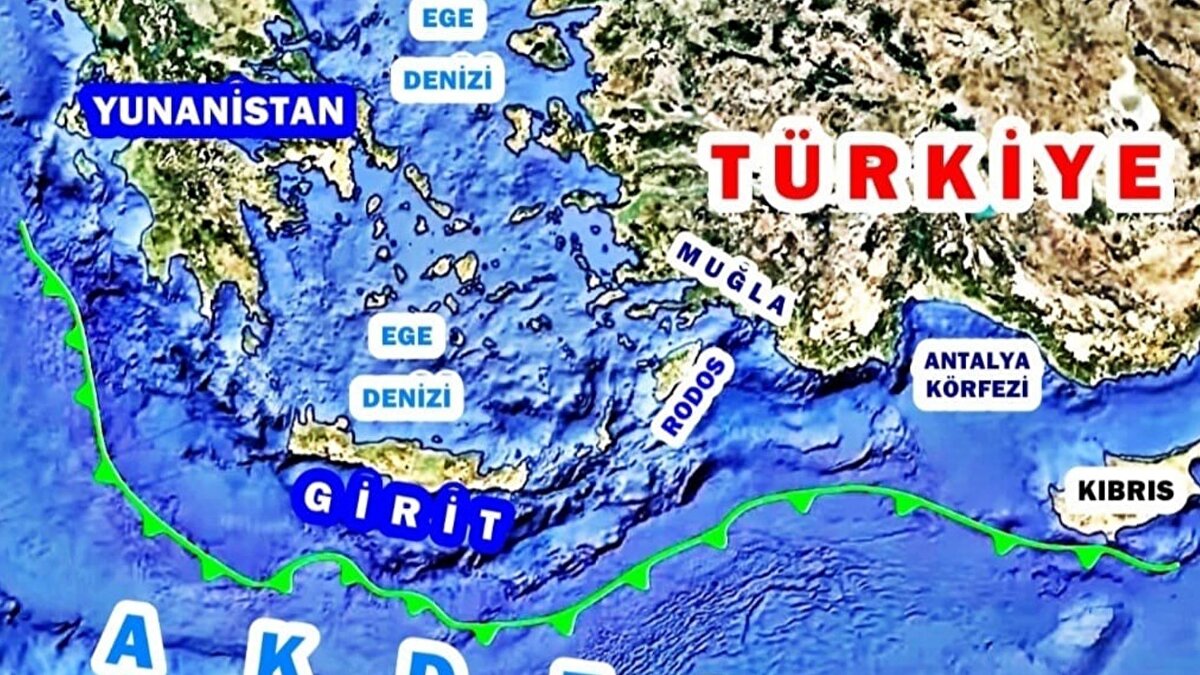 Girit Adası çevresinde 2026–2029 döneminde büyük deprem beklendiğini iddia eden Timuçin Özat, Akdeniz’de uzun süredir enerji biriktiğini savunuyor. Yer, zaman ve büyüklük vererek birçok depremi önceden tespit ettiğini ileri süren Özat, 8’in üzerinde bir sarsıntının hem Yunanistan hem de Türkiye kıyıları açısından önemli risk oluşturabileceğini dile getiriyor.