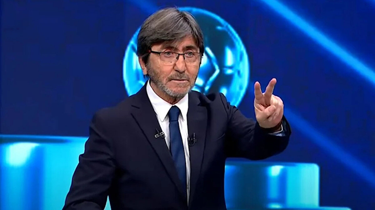 Final için 6 takım aday<br><br>Rıdvan Dilmen, Tüpraş Stadyumu’nda oynanacak UEFA Avrupa Ligi finali için adaylarını açıkladı. Dilmen’e göre Aston Villa, Fenerbahçe, Porto, Lyon, Stuttgart ve Roma finalist olabilecek takımlar arasında yer alıyor.