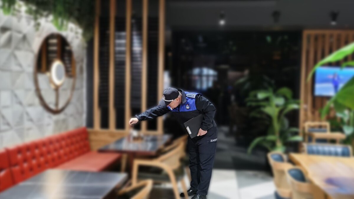 İnegöl Belediyesi Zabıta Müdürlüğü, ilçede faaliyet gösteren döner işletmelerini kapsayan yeni bir denetim programına başladı. Türkiye genelinde gıda güvenliğine yönelik artan hassasiyet doğrultusunda yürütülen çalışmalarda, ilçe sınırlarındaki tüm işletmeler tek tek ziyaret edilerek ayrıntılı incelemeler yapılıyor.