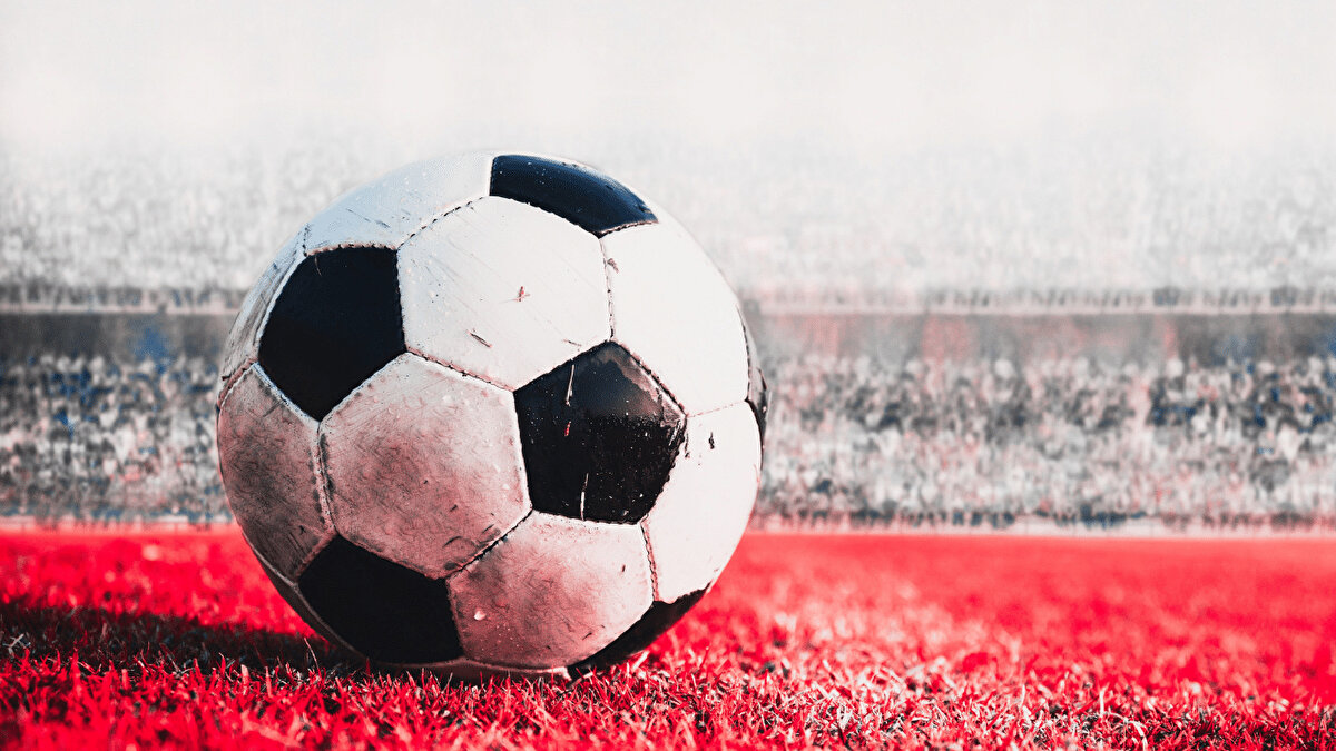 Avrupa Liglerinde Bugünün Maçları (12 Aralık 2025)<br><br>Avrupa futbolunun önde gelen liglerinde (Bundesliga, La Liga, Serie A, Ligue 1) bu akşam oynanacak kritik karşılaşmalar ve kanalları şöyle:<br><br>20:30 | Dynamo Dresden - Braunschweig (Bundesliga 2) – Tivibu Spor 3<br><br>20:30 | Greuther Fürth - Hertha Berlin (Bundesliga 2) – Tivibu Spor 2, S Sport Plus<br><br>20:30 | Werder Bremen - Bayer Leverkusen (Kadınlar Bundesliga) – W-Sport<br><br>22:30 | Union Berlin - Leipzig (Bundesliga) – Tivibu Spor 1, S Sport Plus<br><br>22:45 | Angers - Nantes (Ligue 1) – Bein Sports 4<br><br>22:45 | Lecce - Pisa (Serie A) – Tivibu Spor 2, S Sport Plus<br><br>23:00 | Real Sociedad - Girona (La Liga) – Tivibu Spor 3, S Sport Plus