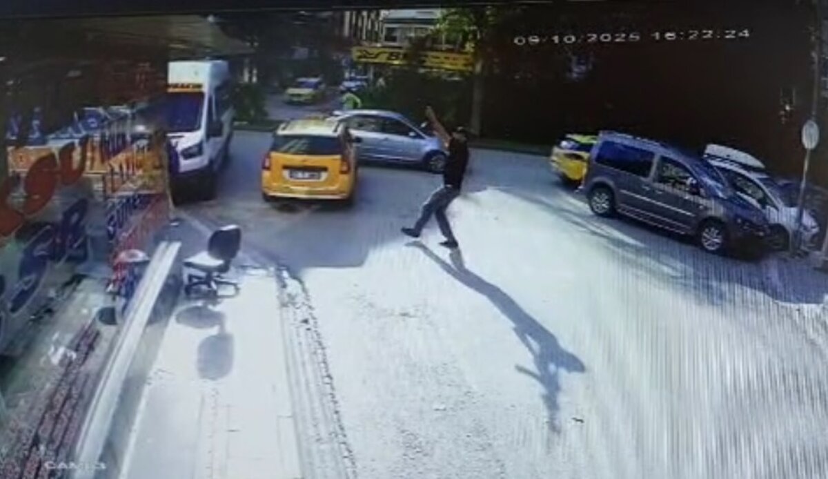 Olay, 9 Ekim günü Çınarlı Mahallesi Ziyapaşa Bulvarı’nda yaşandı. İş yerine kurşun yağdırdıktan sonra yaya olarak kaçan şüpheli için polis ekipleri geniş çaplı arama çalışması başlattı. Yapılan araştırmada saldırıda kullanılan pompalı tüfek boş bir arazide bulundu.