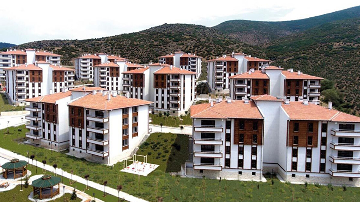 65 metrekarelik 2+1<br><br>Satış fiyatı: 2 milyon 200 bin TL<br><br>Taksit tutarı: 8 bin 250 TL