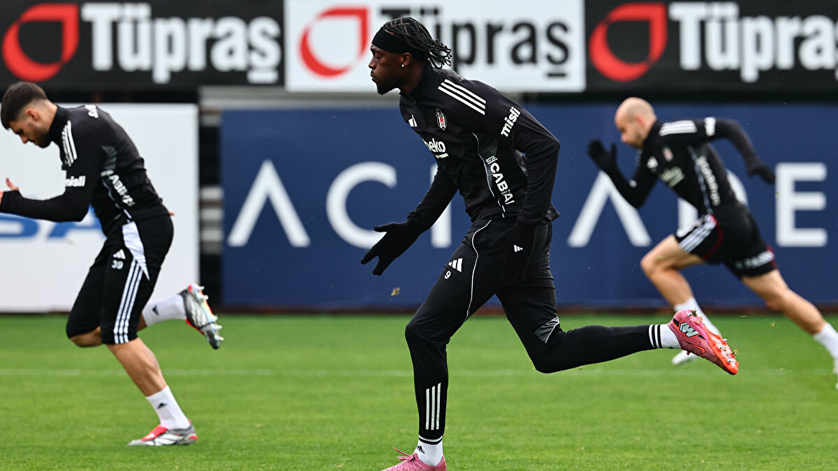 Süper Lig'de zirve yarışını sürdüren Beşiktaş, ocak ayında başlayacak ara transfer dönemi öncesi çalışmalarına hız verdi.
