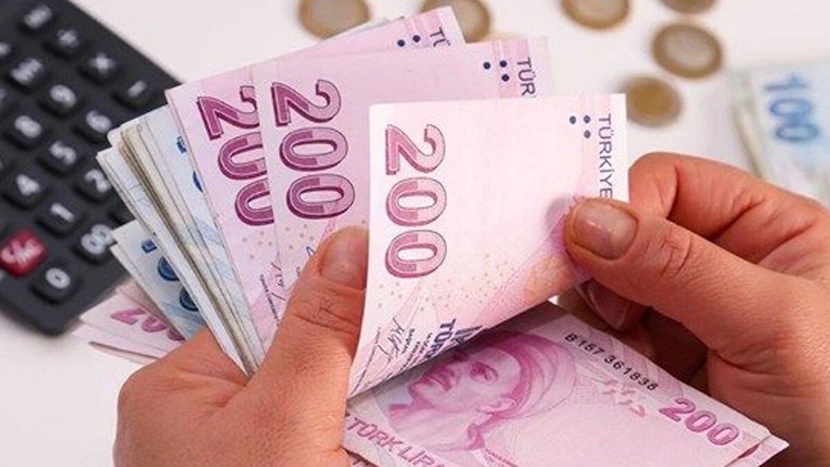 Borsa İstanbul haftayı yükselişle kapattı<br><br>BIST 100 endeksi hafta boyunca dalgalı bir seyir izledi. Endeks, 11.074 puan seviyelerine kadar gerilerken 11.330 puanı test etti ve haftayı önceki kapanışın yüzde 2,76 üzerinde 11.311 puandan tamamladı. Bu performans, hisse senedi piyasasını haftanın kazandıranları arasına taşıdı.