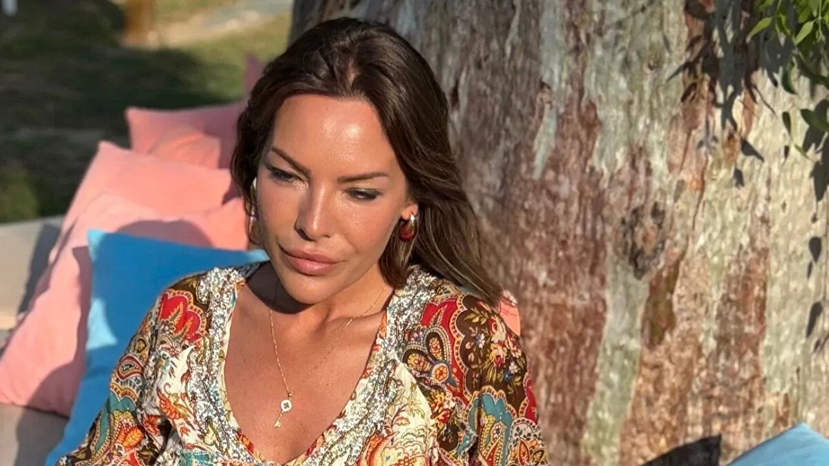 Yıllar içerisinde pek çok farklı televizyon projesinde aktif görev alan Acar, sektördeki çok yönlülüğü ile tanınıyor. Deneyimli isim, halihazırda Kanal D ekranlarında yayınlanan “Magazin D” programının Haber Müdürü olarak görev yapmaya devam ediyor.