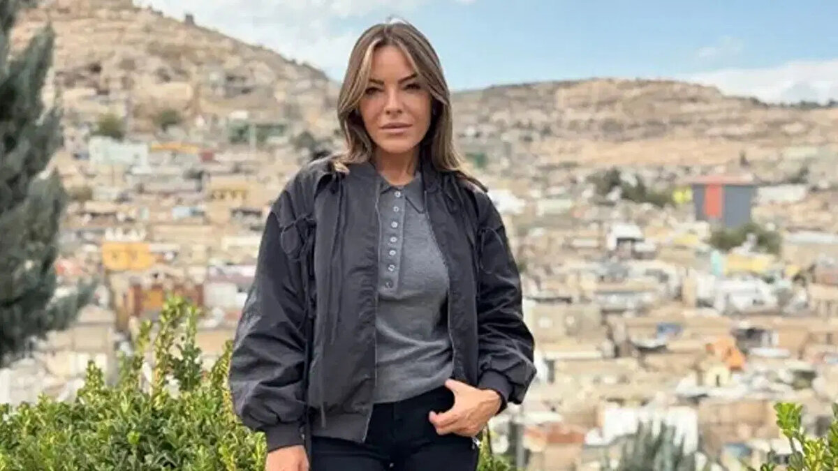 Kanal D ekranlarının sevilen programı Pazar Gezmesi'nde bayrak değişimi! Evrim Akın’ın yerine gelen Asiye Acar kimdir, kaç yaşında ve nereli? İşte Magazin D Haber Müdürü Asiye Acar’ın hayatı ve biyografisi.