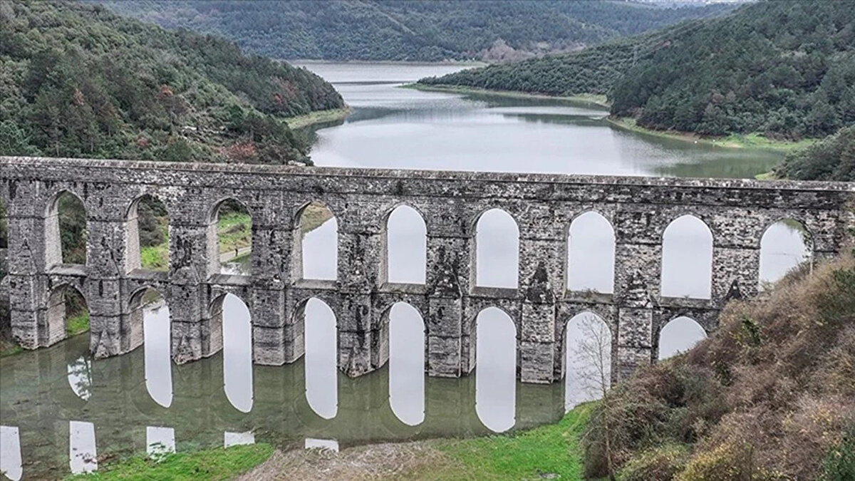 İşte 14 Aralık 2025 Pazar günü itibarıyla İstanbul barajlarının tek tek doluluk yüzdeleri:<br><br>Elmalı Barajı: %53,85<br><br>Istrancalar Barajı: %30,22<br><br>Darlık Barajı: %28,55<br><br>Terkos Barajı: %19,47<br><br>Ömerli Barajı: %15,76<br><br>Büyükçekmece Barajı: %17,67<br><br>Sazlıdere Barajı: %16,14<br><br>Alibey Barajı: %12,92<br><br>Pabuçdere Barajı: %2,45 (Kritik Seviye)<br><br>Kazandere Barajı: %2,09 (Kritik Seviye)