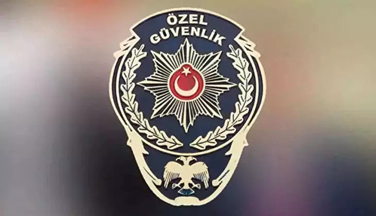 Emniyet Genel Müdürlüğü (EGM) Özel Güvenlik Denetleme Başkanlığı tarafından düzenlenen 118. Temel Eğitim ve 94. Yenileme Eğitimi sınavı, 14 Aralık 2025 Pazar günü (bugün) gerçekleştirildi. Sınavda ter döken adaylar, güvenlik görevlisi kimlik kartı alabilmek veya kartlarını yenileyebilmek için heyecanlı bekleyişe başladı. Sınavdan çıkan adayların gündemindeki en önemli iki soru ise "ÖGG soruları ne zaman yayınlanacak?" ve "ÖGG sınav sonuçları ne zaman açıklanacak?" oldu. İşte sınav kılavuzunda yer alan o tarihler.