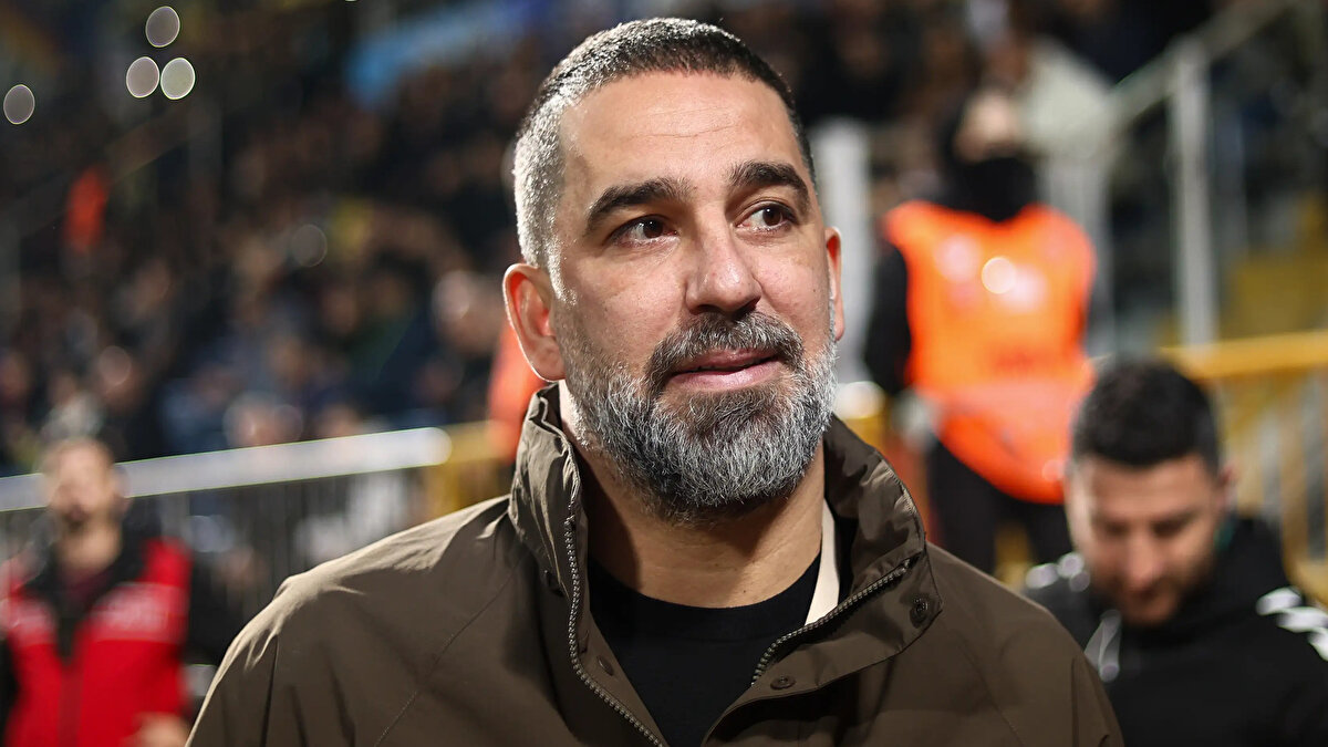 Arda Turan yönetimindeki turuncu-siyahlı ekip, ligde lider durumda bulunan LNZ Cherkasy'nin en etkili ismini transfer ederek dengeleri değiştirecek bir hamleye imza attı. Kulüp, Nijeryalı sağ kanat oyuncusu Prosper Obah'ın transferini resmen duyurdu.