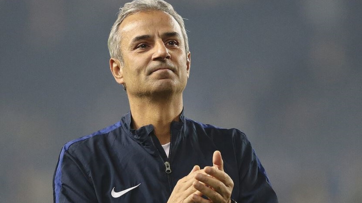 Türk futbolunun deneyimli teknik adamlarından İsmail Kartal, teknik direktörlük kariyerine İran'da devam etmeye hazırlanıyor. Son olarak Persepolis'te görev yapan ve geçtiğimiz haziran ayından bu yana takım çalıştırmayan 63 yaşındaki hoca için İran basınından flaş bir transfer iddiası geldi.