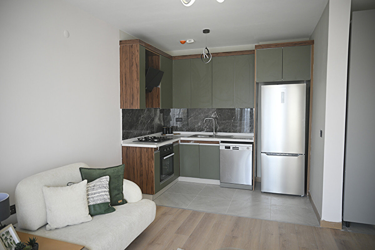 Farklı konut tipleri, özel kontenjanlar<br><br>Proje kapsamında vatandaşların ihtiyaçlarına göre farklı büyüklüklerde daireler planlandı. Satışa sunulacak konutlar arasında 55 metrekare 1+1, 65 metrekare 2+1 ve 80 metrekare 2+1 seçenekleri yer alıyor.