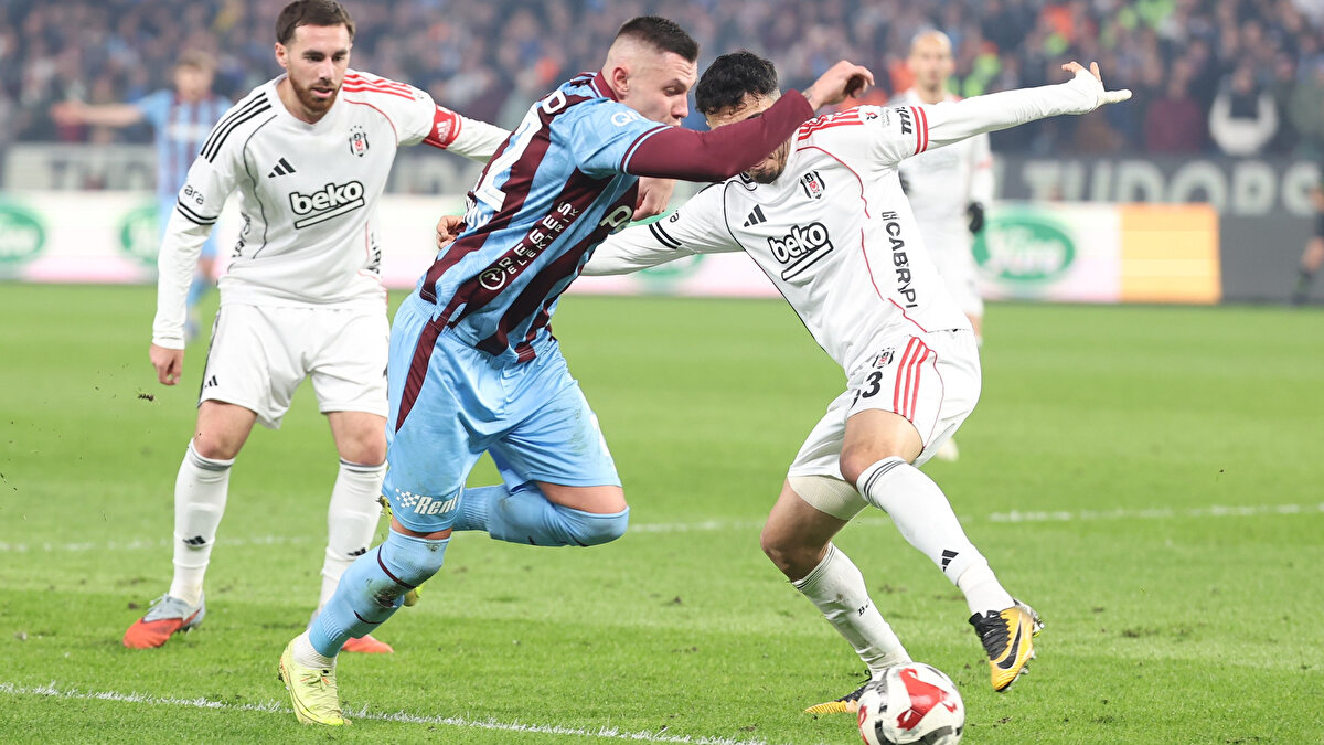 Trendyol Süper Lig'de nefes kesen Trabzonspor-Beşiktaş derbisi 3-3'lük beraberlikle sona erdi. 38. dakikadan itibaren 10 kişi oynayan siyah-beyazlıların mücadelesi takdir toplarken, ünlü spor yorumcusu Sinan Engin Asist Analiz ekranlarında maçı değerlendirdi.