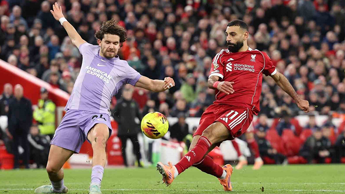 SALAH 3 MAÇ SONRA OYUNA GİRDİ<br><br>3 maç üst üste ilk 11'e alınmayan ve yaptığı açıklamalarla kulüp yönetimini ve Arne Slot'u kızdıran Mohamed Salah, Inter maçının kadrosuna alınmamıştı.