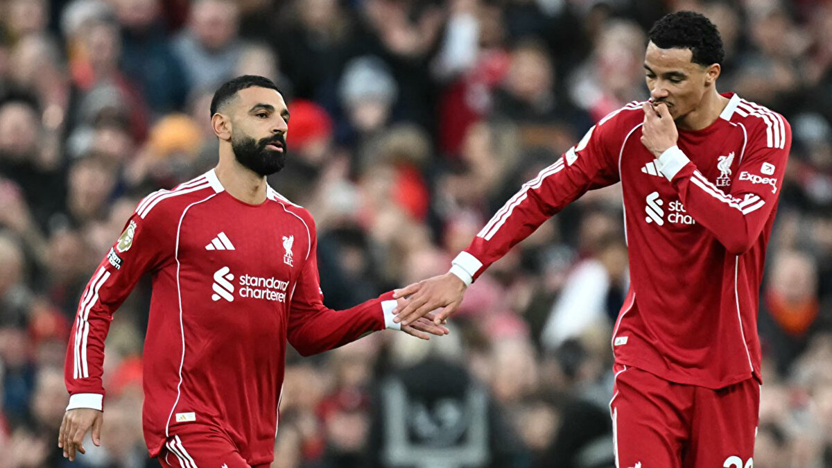 Bu yıl sözleşmesini 2027 yılına kadar uzatan Salah, Arne Slot ile sorunlar yaşamış yedek kalmıştı. Takımdan ayrılması kesinleşen Galatasaray'ın bu bu transfer için bütçe ayıracağı iddia ediliyor. Yönetim, ara transfer döneminde Salah için Liverpool ile görüşme yapacak.