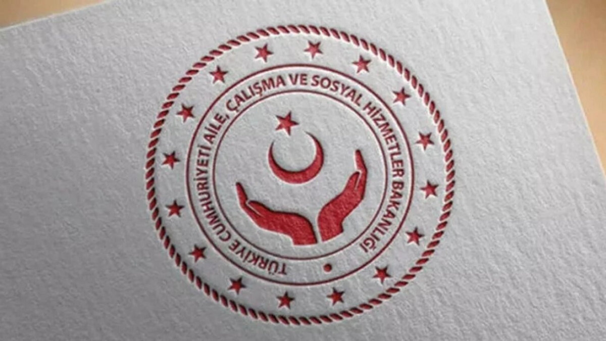 Başvurular Nereden Yapılacak?<br><br>Aile ve Sosyal Hizmetler Bakanlığı personel alımı başvuruları, süreç başladığında genellikle e-Devlet üzerindeki Kariyer Kapısı platformu üzerinden veya ÖSYM AİS sistemi üzerinden elektronik ortamda alınmaktadır.