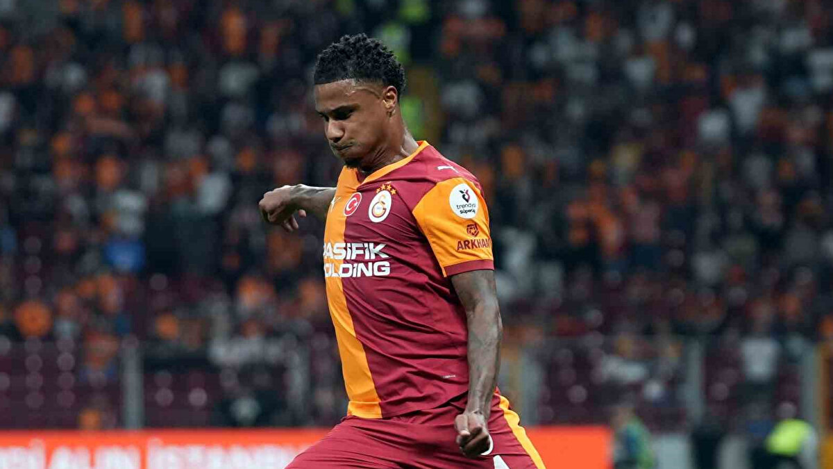 Ismael Jakobs (Kamerun)