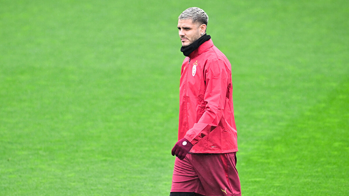 2 TAKIM ONA TALİP OLDU<br><br>Haberde, İtalyan ekipleri Genoa ve Fiorentina'nın Mauro Icardi'ye talip oldukların ve oyuncuya teklif yapacakları yazıldı.