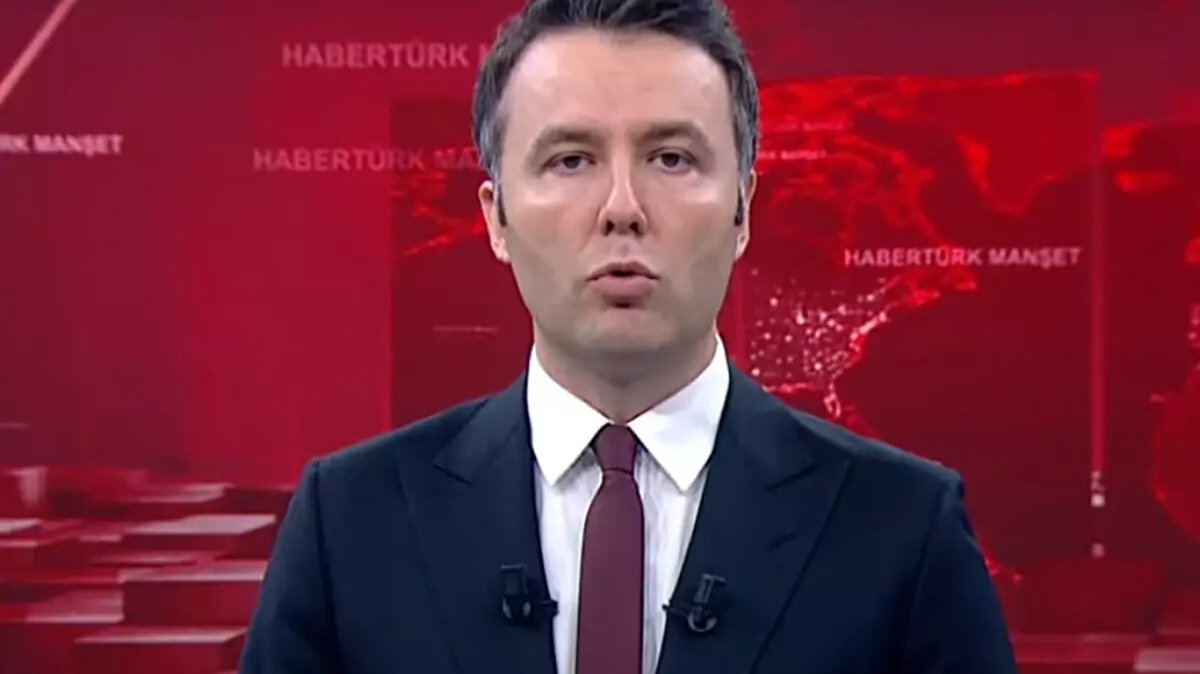 Ersoy’dan hakimlikte savunma<br><br>Mehmet Akif Ersoy, hakimlik savunmasında suçlamaları reddetti. İddiaları “utanç verici” olarak nitelendiren Ersoy, hayatında hiç uyuşturucu madde kullanmadığını savundu ve süreci “siyasi bir operasyon” olarak değerlendirdi.