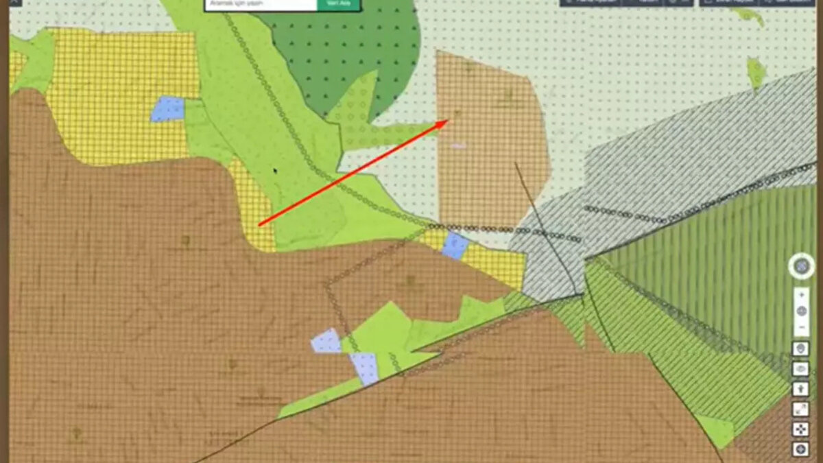 Türkiye’de arsa ve arazi yatırımlarında sıkça karşılaşılan yanlış yönlendirme ve rant kaynaklı sorunlara karşı e-Devlet üzerinden yeni bir adım atıldı. e-Devlet arazi sorgulama hizmetine eklenen renklendirme özelliğiyle, bir taşınmazın hangi statüde olduğu harita üzerinden açık biçimde görülebiliyor. Uygulama, özellikle imar durumu belirsiz araziler nedeniyle yaşanan mağduriyetleri azaltmayı hedefliyor.