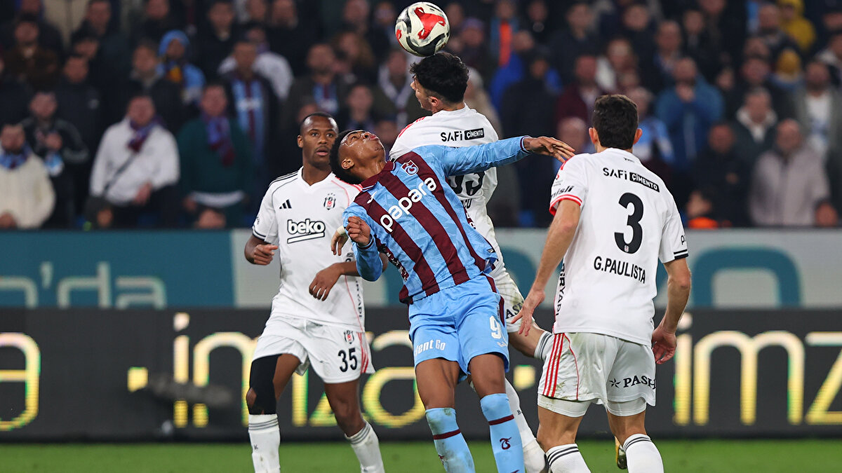 "SERGEN, F.BAHÇE MAÇINDAKİ HATAYA DÜŞMEDİ"<br><br>“Rashica'yı yorulana kadar çok beğendim. Üç golün hepsi güzeldi. Bana göre takımın en iyisi, Ndidi'ydi. Tabii Ersin'i de 3 gol yemesine rağmen başarılı buldum. Sergen Yalçın, F.Bahçe maçındaki hataya düşmedi ve kulübede sağlam durdu. Deplasmanda 1 kişi eksik maçı kaybetmedi, kazanabilirdi de."<br>