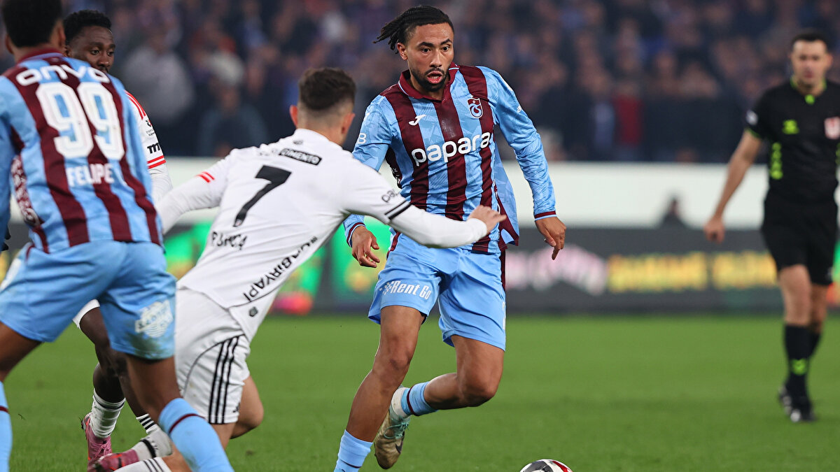 Süper Lig’de derbi haftasında Trabzonspor ile Beşiktaş karşı karşıya geldi. Gol düellosuna sahne olan ve nefesleri kesen maçta kazanan çıkmadı ve 90 dakika 3-3 berabere bitti.