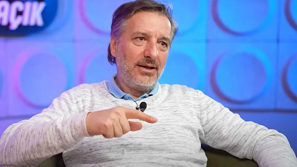 İkinci yarıda temponun düşmesini normal karşıladığını ifade eden Yağcıoğlu, “Fenerbahçe adına ikinci 45 dakikanın böyle gitmesini de normal karşılıyorum. Brann maçı, sonrasında buraya gelip ilk yarıda maçı bitiyorsun. Hiç kimse Fenerbahçe neden kaleye gitmiyor demesin. Oyuncular hem sakatlanmamak adına hem de yorgunluğun verdiği halsizlik ikinci yarıyı idare ettiler. Bunu son derece normal karşılıyorum. Aksini söyleyenler de olacaktır, sabaha kadar konuşurum. Öyle kolay değil bu işler. Robot değiller. İlk 45 dakika için müthiş bir Fenerbahçe diyorum. Devre arasının gelmesi de bir anlamda kötü olacak. Ritmi yakalayıp gitmek istiyorsun. Eyüpspor ve Beşiktaş maçı.” ifadelerini kullandı.