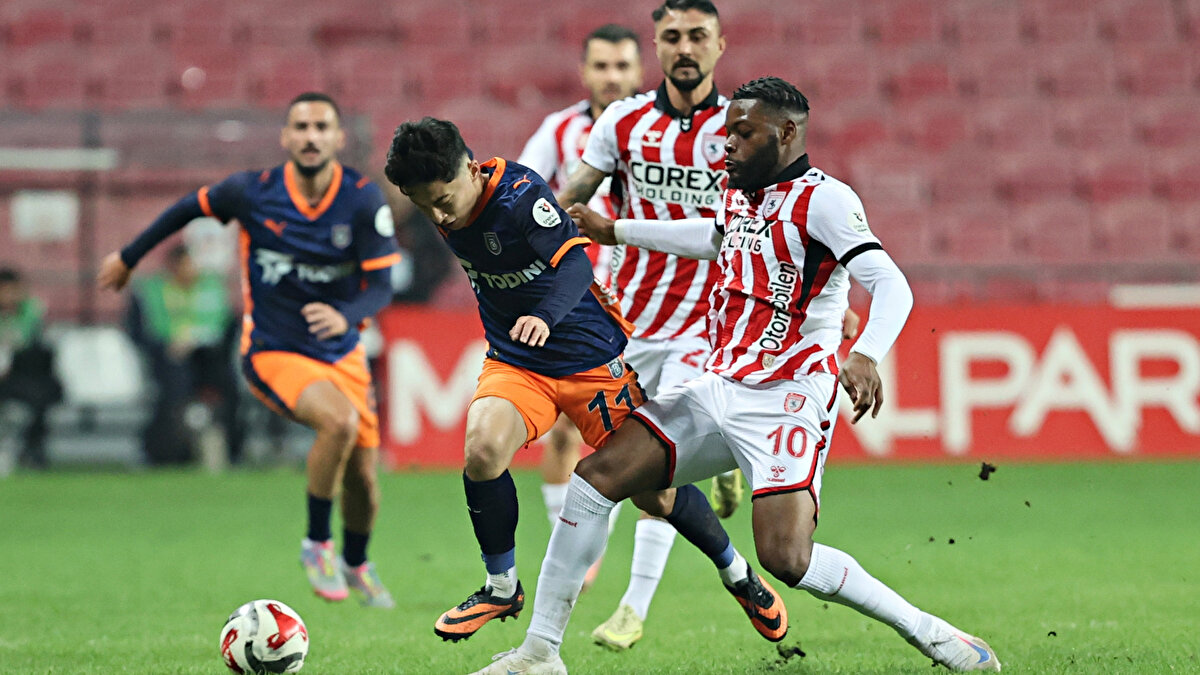 Konferans Ligi'nde evinde AEK'ya mağlup olan Samsunspor üst üste iki iç saha maçını kaybederek taraftarını üzdü. 
