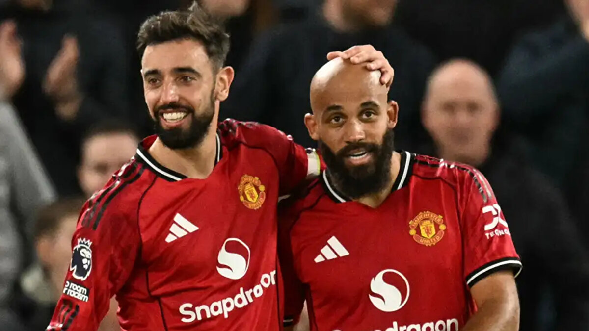 "KULÜP BENİM BİTMEMİ İSTEDİ"<br><br>Ruben Amorim ile yaptığı konuşmanın kalmasında etkili olduğunu dile getiren Portekizli yıldız, "Ancak kulüp cephesinden bana yansıyan duygu biraz şuydu: 'Gidersen, bizim için çok da sorun olmaz.' Bu beni çok incitiyor. Hatta incitmekten de öte, üzüyor. Çünkü benimle ilgili eleştirilecek hiçbir şey yok. Her zaman hazırım, iyi ya da kötü fark etmez, her zaman oynarım. Elimden gelenin en iyisini veririm. Sonra etrafına bakıyorsun; kulübü bu kadar sahiplenmeyen, bu kadar savunmayan oyuncular var. İşte bu insanı gerçekten üzüyor" sözleriyle konuşmasını noktaladı.