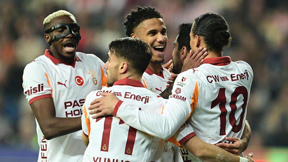 6 maç sonunda 3 mağlubiyet ve 3 galibiyet alan ve 9 puan toplayan sarı-kırmızılı takımın ilk 24’e kalma ihtimalleri hesaplandı. Galatasaray’ın son iki maçına göre ilk 24’e kalması durumunda eşleşeceği muhtemel rakipler de tahmin edildi. <br><br>