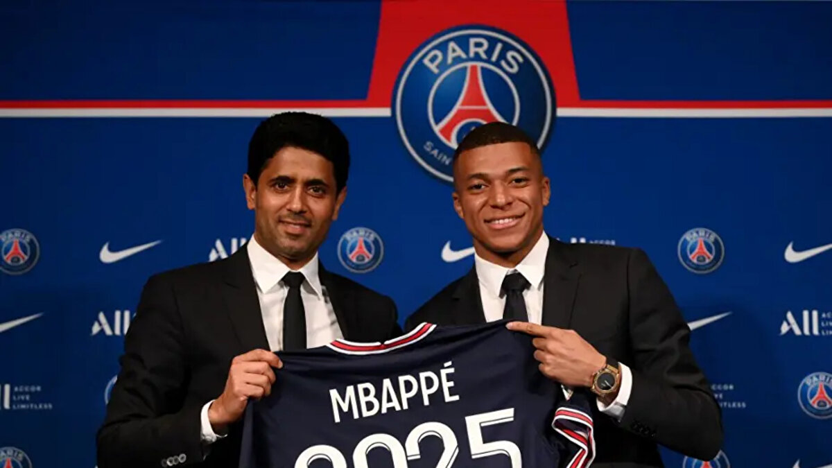 TAZMİNAT AÇIKLANDI<br><br>Paris iş mahkemesinde görülen davada karar çıktı. Mahkeme, PSG'nin bazı yükümlülüklerini yerine getirmediğini tespit etti ve kulübün Mbappe'ye 60 milyon euro tazminat ödemesine karar verdi. Mahkemenin kararına göre kararın tamamı bir ay boyunca PSG'nin internet sitesinin ilk sayfasında duracak