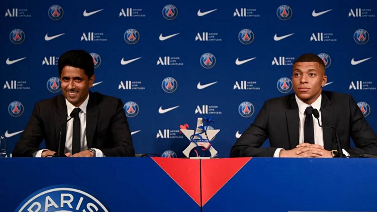 PSG ise açtığı karşı davada Mbappe'nin sözleşme uzatma opsiyonunu kullanmayarak kulübü bedelsiz ayrılışla büyük finansal kayba uğrattığı ve iyi niyet ilkelerine aykırı davrandığı gerekçesiyle futbolcudan 440 milyon euroluk tazminat talep etmişti.