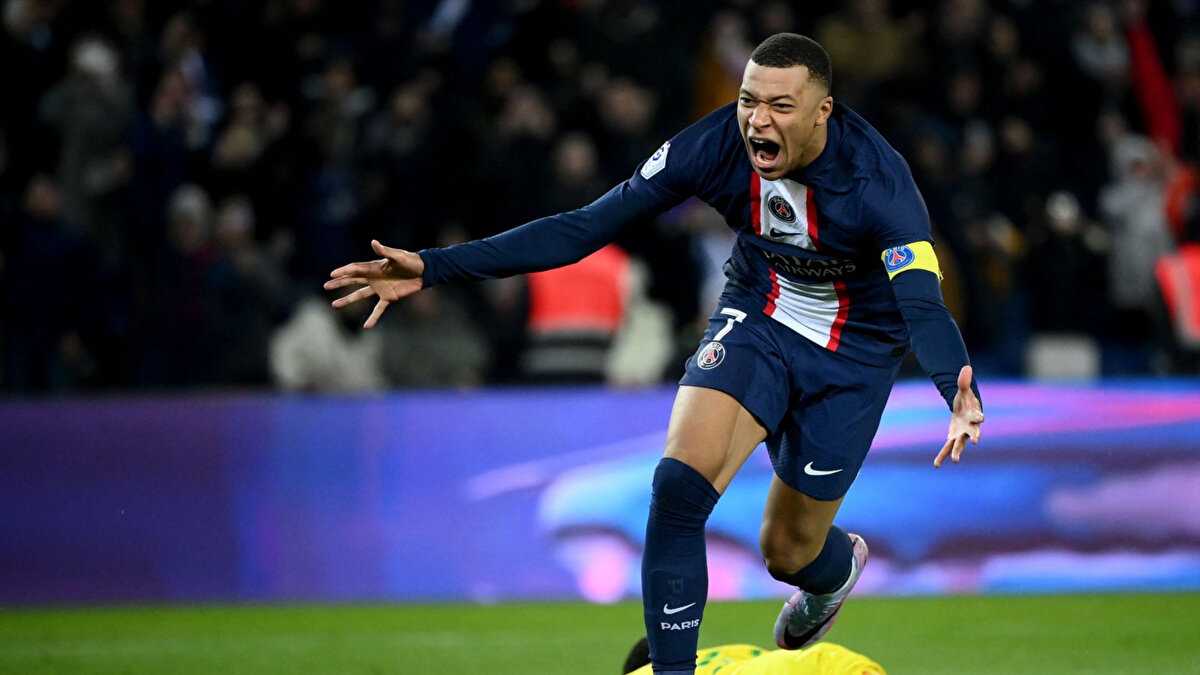 Davanın karar duruşması bugün gerçekleşti. Mbappe, 2024 yazında PSG’den ayrılmadan önce hak ettiğini iddia ettiği ücret ve primler (yaklaşık 55 milyon euro) ile sözleşmesinin haksız sona erdirildiği iddiasıyla farklı kalemlerde tazminatlar yer alıyor.