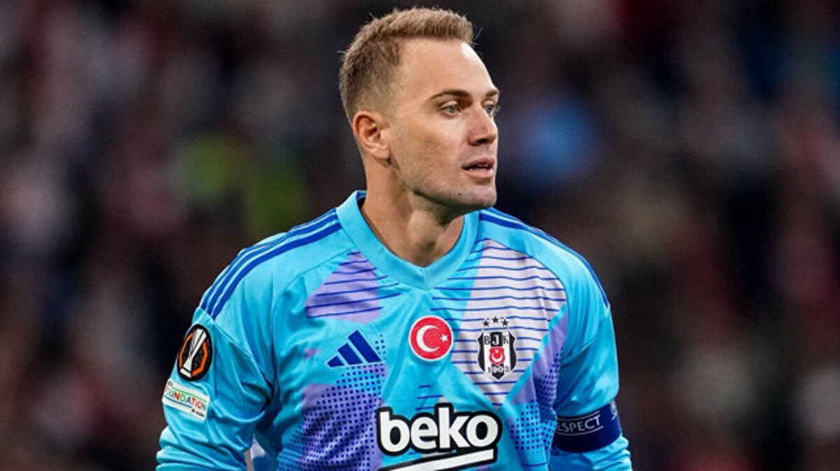 MERT GÜNOK DÖNEMİ KAPANIYOR MU?<br><br>Beşiktaş'ta kaptanlık pazubandı alındıktan sonra kaledeki yerini de kaybeden Mert Günok’un devre arasında takımda ayrılması kesin gibi. Ersin Destanoğlu ise performansıyla tam bir güven vermiş değil.