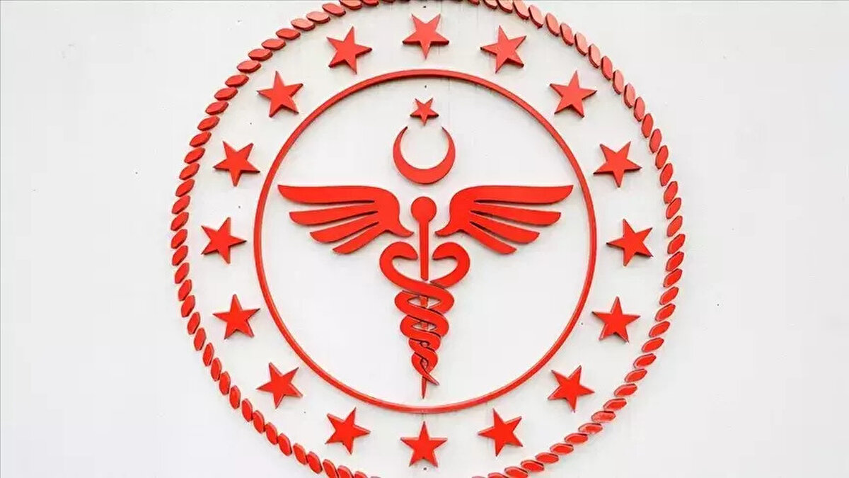 Sağlık Bakanlığı Promosyonu Ne Kadar Olacak?<br><br>Sektör kaynaklarından ve sendika temsilcilerinden gelen bilgilere göre, promosyon pazarlığında rakamlar yükseldi. Türk Sağlık-Sen Başkanı Önder Kahveci, bazı illerde 90.000 TL nakit ve 10.000 TL para puan olmak üzere toplamda 100.000 TL civarında bir teklifin masada olduğunu işaret etti.