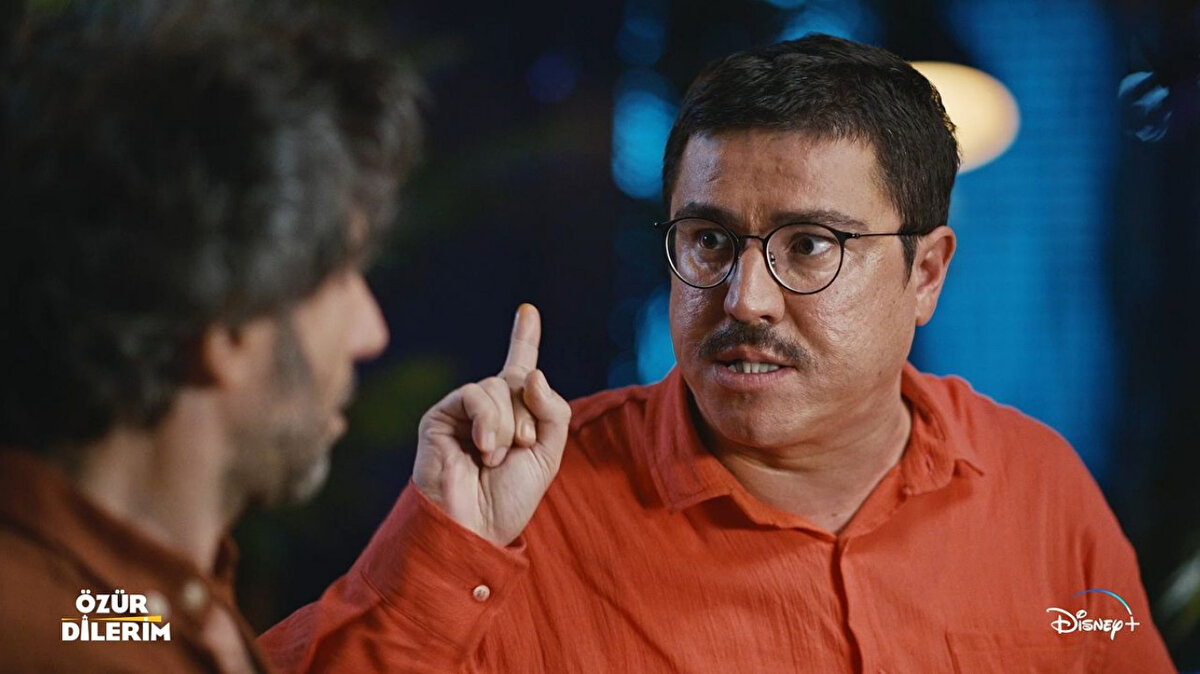 Yardımcı oyuncu kadrosu<br><br>Müfit Kayacan – Hicabi<br><br>Metin Coşkun – Yüksel dede<br><br>Yonca Şahinbaş – Şükran<br><br>Kerimcan Kamal – Haldun<br><br>Gümeç Alpay – Asuman