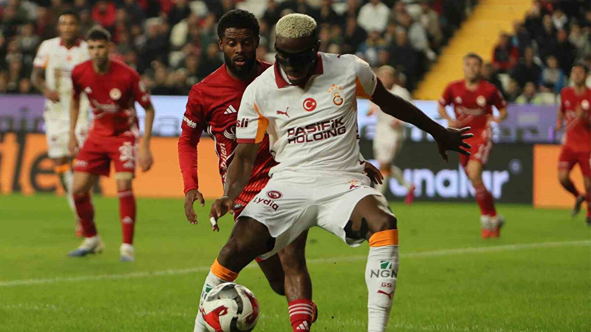 Şampiyonlar Ligi'ndeki temsilcimiz Galatasaray, son maçta ise Monaco'ya yenilerek ilk 24'e kalma şansını Atletico Madrid maçına bıraktı.