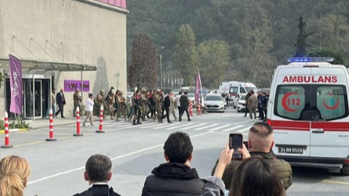 Müşteki Güntekin O. ise yaşanan olayın öncesine dair detayları anlatarak, iş yerinde kendisine yönelik tehdit ve baskı nedeniyle şikayetçi olduğunu belirtti. Şirket avukatı Mustafa B. de kurum adına davacı olduklarını ifade etti.