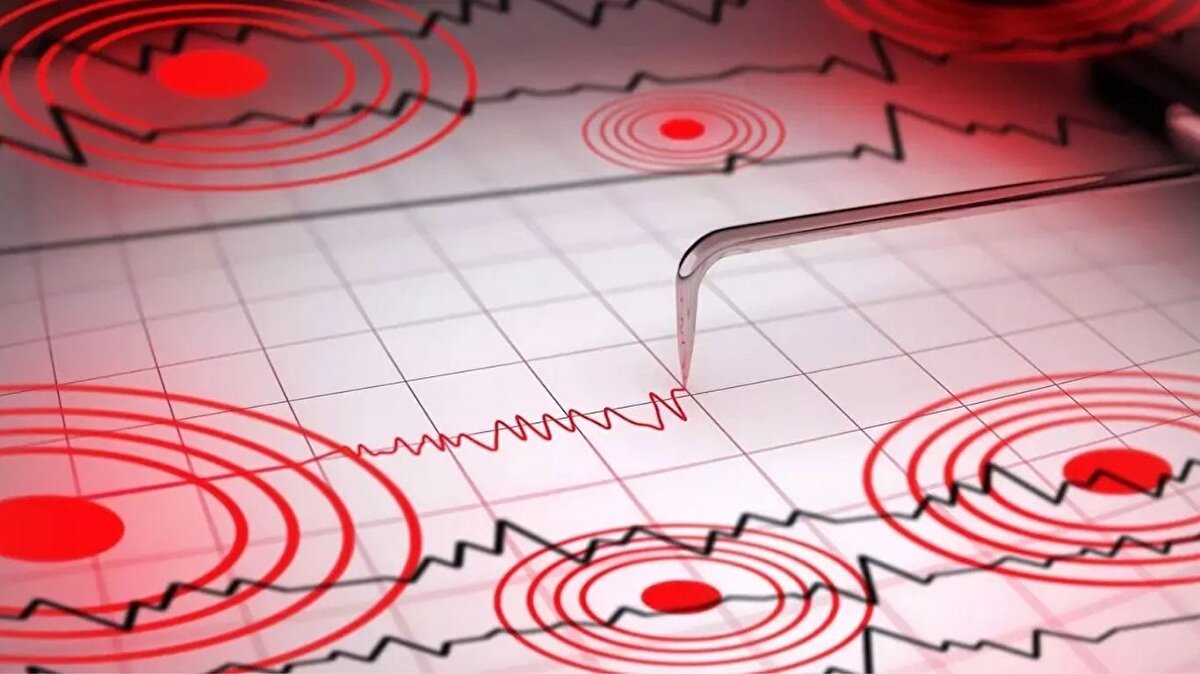 “7 büyüklüğünde deprem beklentisi gerçekçi değil”<br><br>Üşümezsoy, Marmara Denizi’nde 7 ve üzeri büyüklükte bir depremin beklendiği yönündeki iddiaların mevcut jeolojik verilerle örtüşmediğini vurguladı.